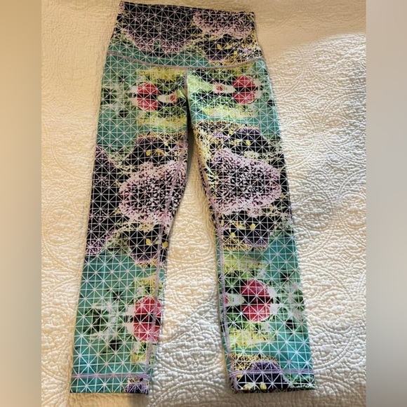 Lululemon leggings - Picture 1 of 2